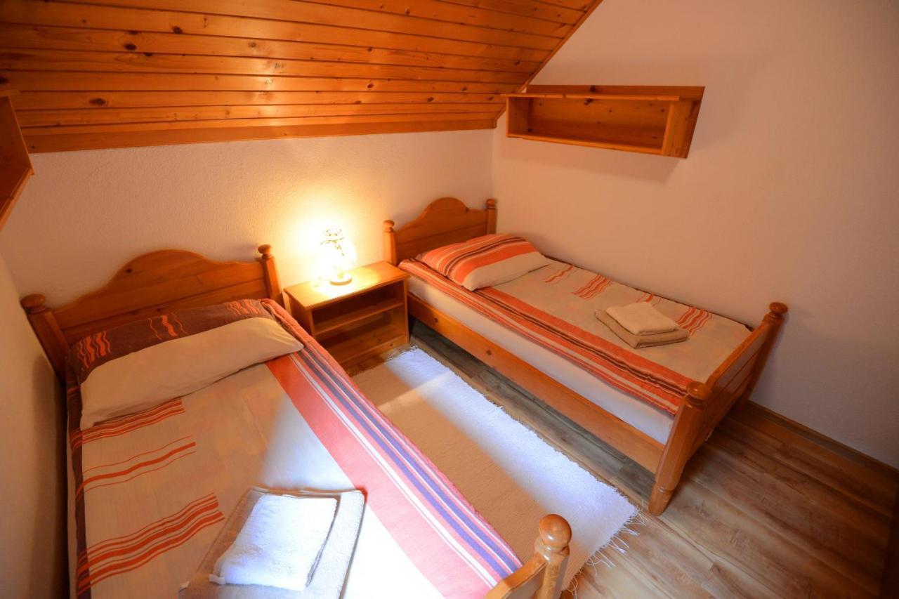 Apartmaji Zupancic Bohinj ภายนอก รูปภาพ